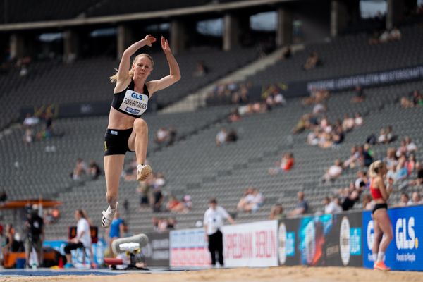 Neele Eckhardt (LG Goettingen) im Dreisprung waehrend der deutschen Leichtathletik-Meisterschaften im Olympiastadion am 25.06.2022 in Berlin